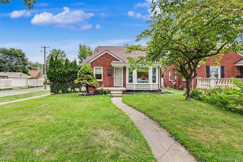 8182 Grayfield St, Dearborn Heights, MI, 48127-1576 | Card Image