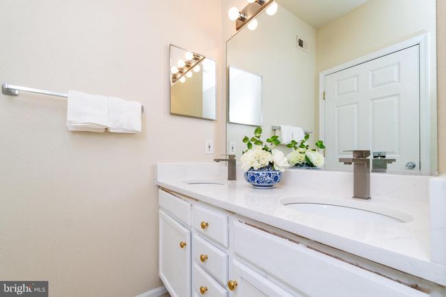 UNIT-9310 - 1530 Spring Gate Dr, Condo with 3 bedrooms, 2 bathrooms and null parking in MCLEAN VA | Image 23