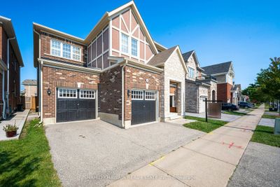 389 Cedar Hedge Rd, House other with 4 bedrooms, 4 bathrooms and 4 parking in Milton ON | Image 2