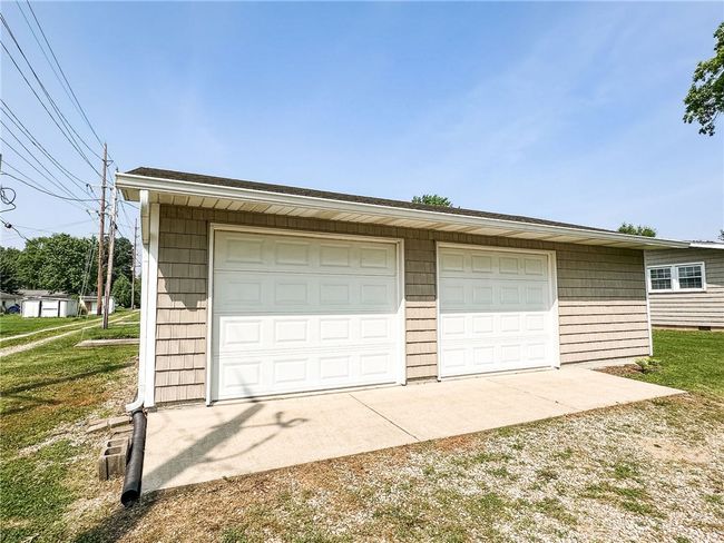 1307 Beech St, House other with 3 bedrooms, 2 bathrooms and null parking in Marshall IL | Image 37