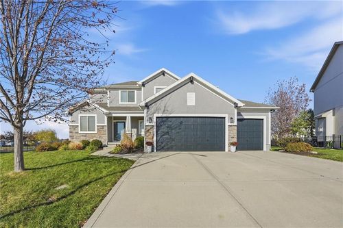 3106 Se 3rd Ter, Lee's Summit, MO, 64063-3360 | Card Image