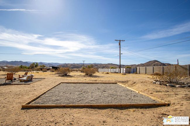 4742 Avenida La Flora Desierta, House other with 2 bedrooms, 1 bathrooms and 3 parking in Joshua Tree CA | Image 22