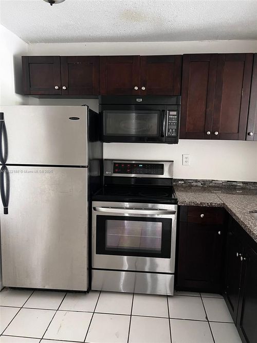 apt-d303-498 Nw 165th Street Rd, Miami, FL, 33169-6424 | Card Image