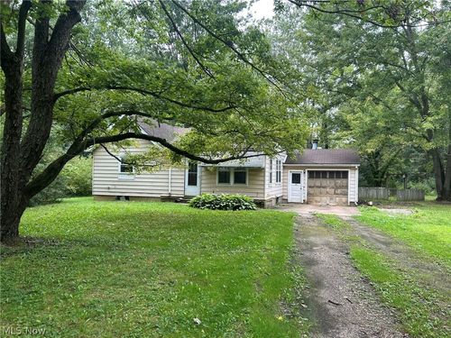 11038 White Ave, Elyria, OH, 44035-7553 | Card Image