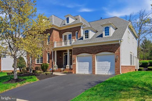 8033 Tysons Oaks Ct, GAINESVILLE, VA, 20155-3256 | Card Image