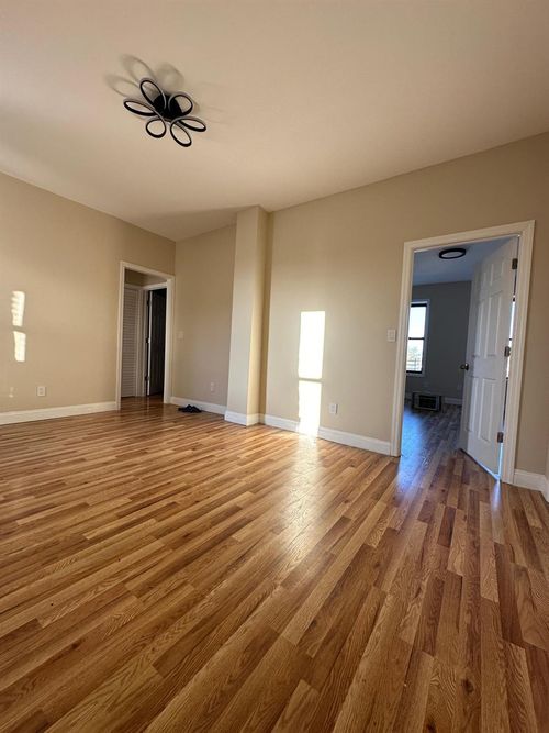 97 75th St, Ozone Park, NY, 11416-1034 | Card Image