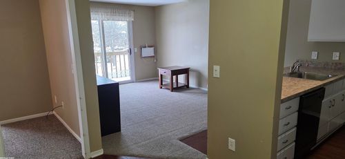 31827 Nardelli Ln, Roseville, MI, 48066-4569 | Card Image