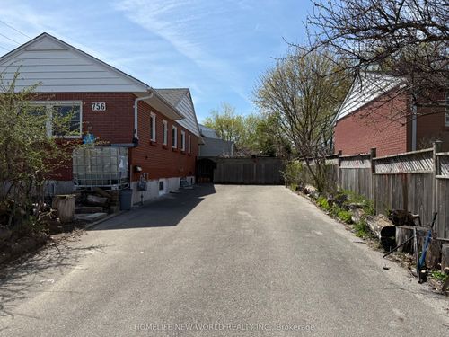 756 Cheapside St, London, ON, N5Y3Y7 | Card Image