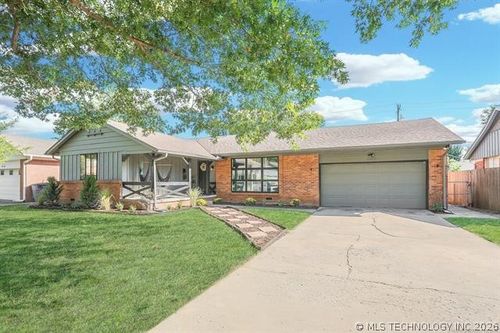 6766 26th Pl, Tulsa, OK, 74129-6214 | Card Image