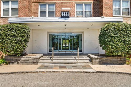 1b-1111 Midland Ave, Yonkers, NY, 10708-6329 | Card Image