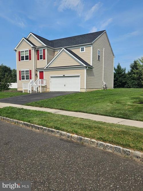 323 Pigott Dr, Florence, NJ, 08518-4024 | Card Image
