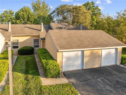 12735 109th St, Overland Park, KS, 66210-1144 | Card Image