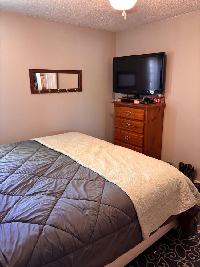 5223 3 St W, House other with 6 bedrooms, 2 bathrooms and 2 parking in Claresholm AB | Image 17