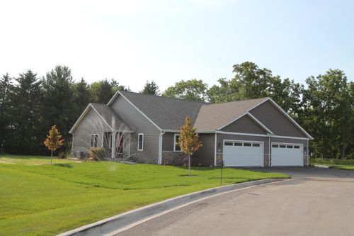 310 N Trailview Cir, Waterford, WI, 53185-5635 | Card Image
