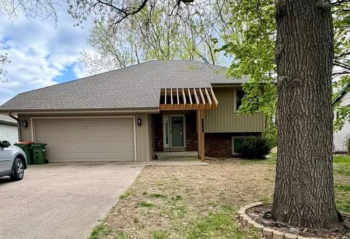9774 Magnolia Street Nw, Coon Rapids, MN, 55433 | Card Image