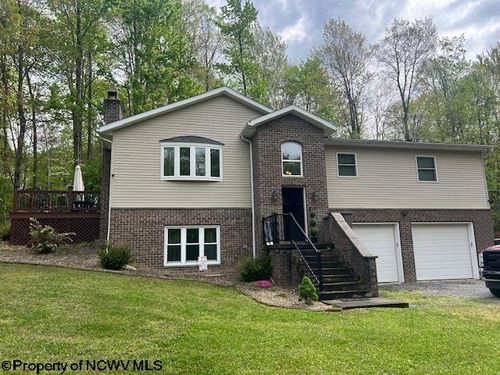85 Longhorn Dr, Fairmont, WV, 26554-9680 | Card Image