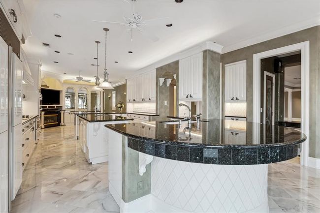 112 Bayou Ln, House other with 5 bedrooms, 10 bathrooms and 4 parking in Kemah TX | Image 17