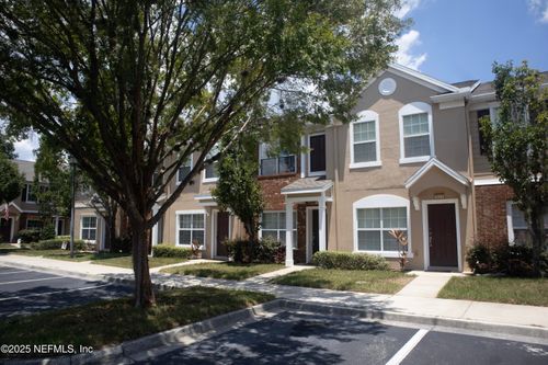 8121 Summer Palm Ct, JACKSONVILLE, FL, 32256-3951 | Card Image