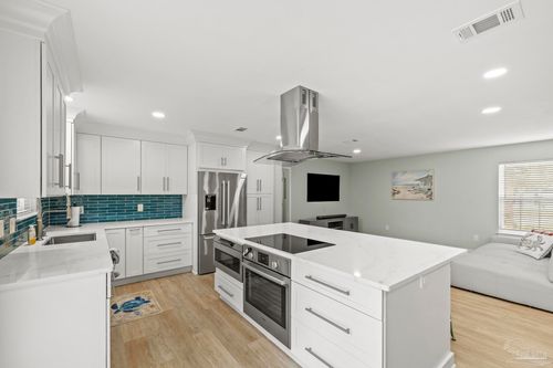 420 Dolphin St, Gulf Breeze, FL, 32561-4236 | Card Image