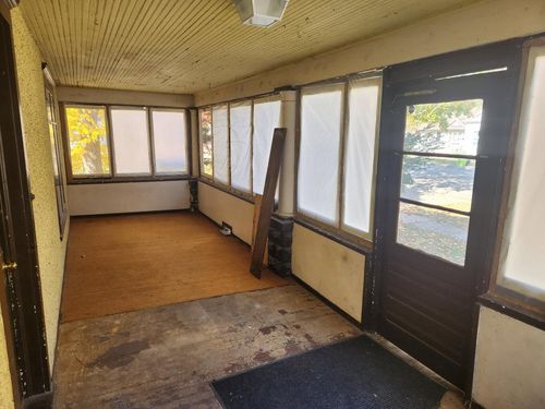 210 E Wisconsin St, Delavan, WI, 53115-1751 | Card Image