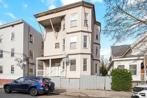22 Elm St, Lynn, MA, 01905-2440 | Card Image