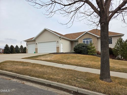 1201 Eagle Crest Loop, Bismarck, ND, 58503-8849 | Card Image