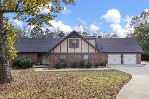 1424 Lands End Pt N, Russellville, AR, 72802-8830 | Card Image