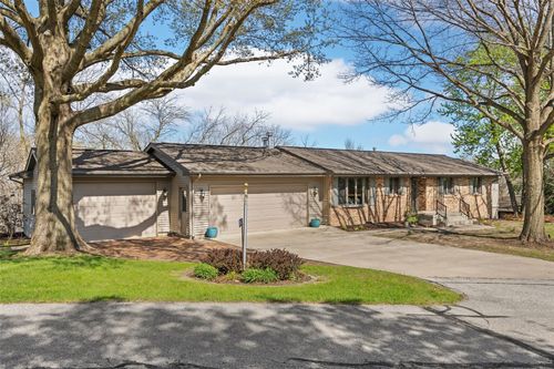 1896 Sunset Dr Ne, Solon, IA, 52333-9386 | Card Image