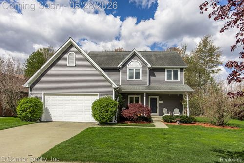 910 Hunter Ct, Marysville, MI, 48040-2060 | Card Image