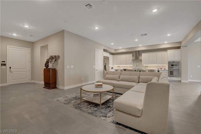 UNIT-201 - 9140 Las Manaitas Ave, Condo with 3 bedrooms, 3 bathrooms and null parking in Las Vegas NV | Image 11