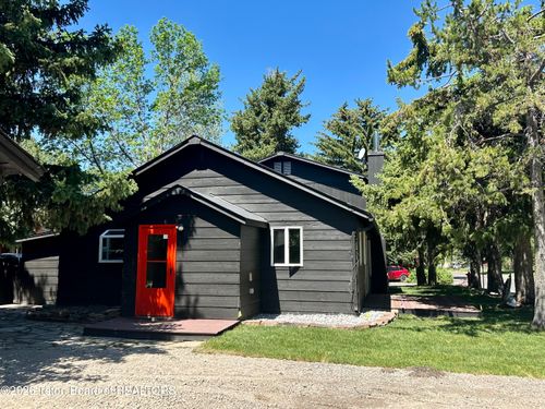 500 E Kelly Ave, Jackson, WY, 83001-8546 | Card Image
