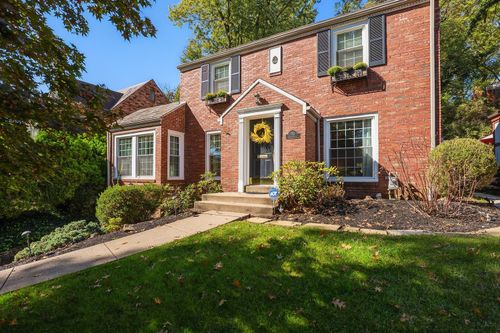 752 Country Club Dr, Mt. Lebanon, PA, 15228-2604 | Card Image