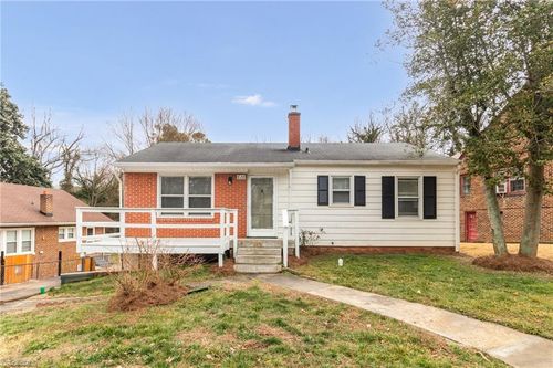 828 Circle Dr, High Point, NC, 27262-3512 | Card Image