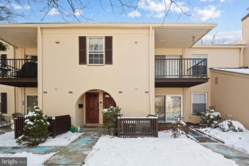 318-318 Old Forge Xing, DEVON, PA, 19333-1123 | Card Image