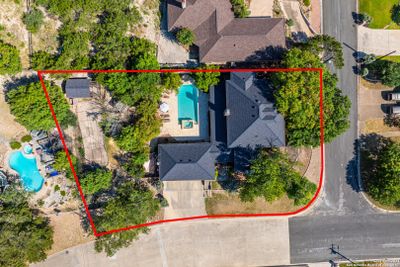 2122 West Bluff Dr, House other with 5 bedrooms, 3 bathrooms and null parking in Kerrville TX | Image 2