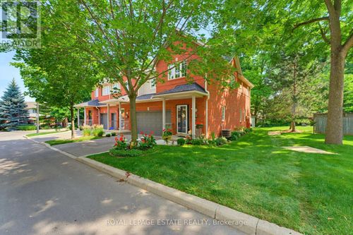 20-120 Beddoe Drive, Hamilton (Chedoke Park), ON, L8P4Z4 | Card Image