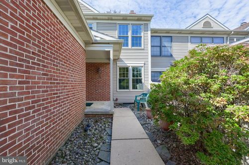1817 Spring Ridge Ln, LANCASTER, PA, 17603-6793 | Card Image