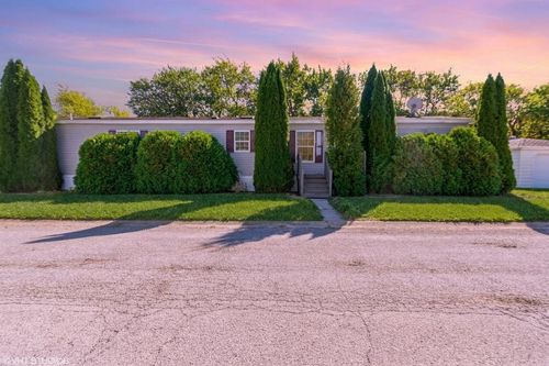 185 Whipporwill Dr, Beecher, IL, 60401-9777 | Card Image