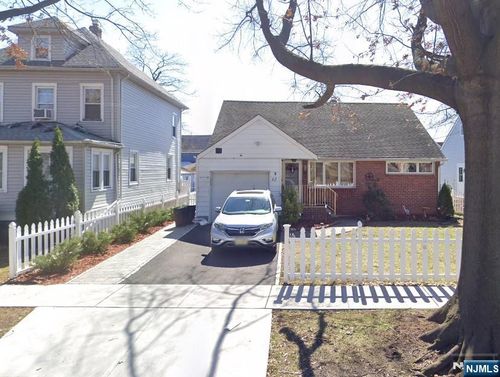 61 Hobart St, Ridgefield Park, NJ, 07660-1702 | Card Image