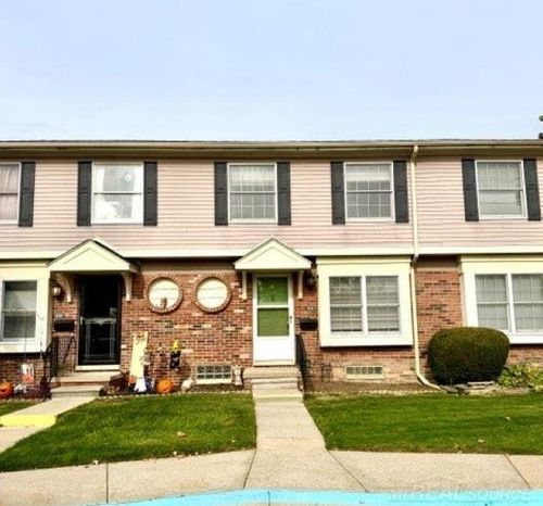19903 N Great Oaks Circle Circle, Clinton Charter Township, MI, 48036 | Card Image