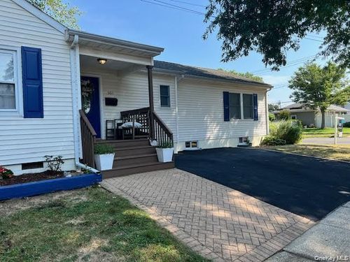 301 Laurel Rd, Northport, NY, 11768-3137 | Card Image