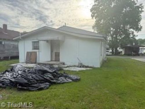 806 S Martin St, Fremont, NC, 27830-8994 | Card Image