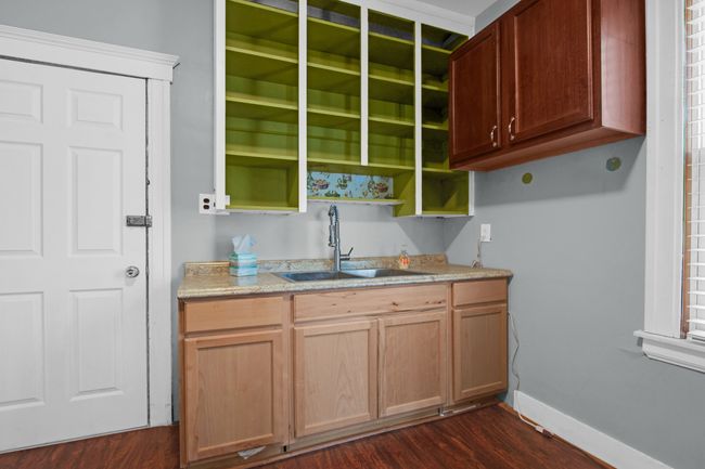 11586 Saint Aubin St, Home with 0 bedrooms, 2 bathrooms and 1 parking in Hamtramck MI | Image 12