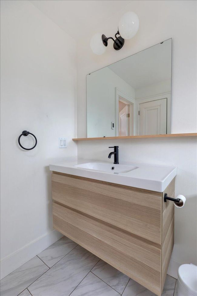 35-271EWoodlandSt_208 | Image 23