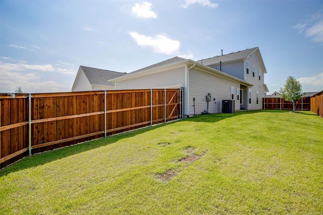 Room for a pool, playset, firepit or garden! | Image 37