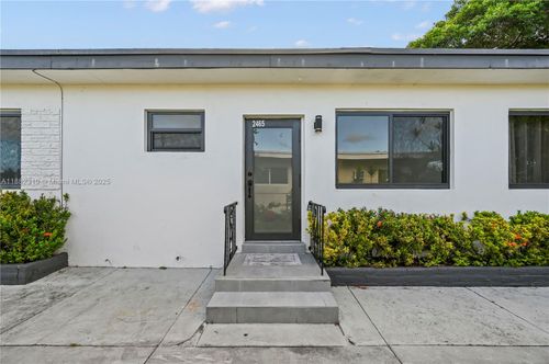 front-2465 Nw 35th St, Miami, FL, 33142-5355 | Card Image
