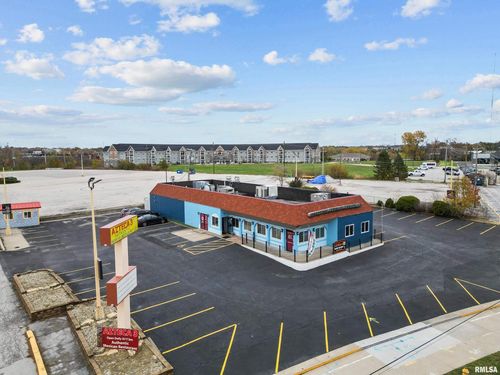 2400 Spruce Hills Dr, Bettendorf, IA, 52722-3227 | Card Image