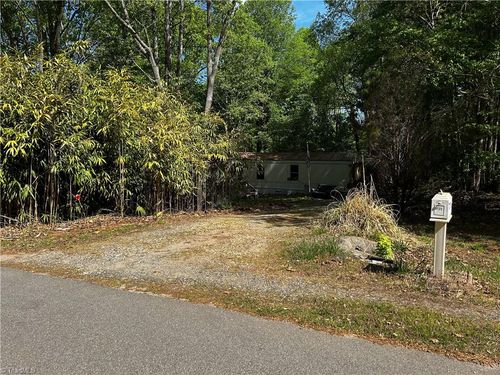 389 Keystone Dr, Summerfield, NC, 27358-8273 | Card Image