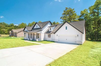 Park your RV, nice size driveway! | Image 3