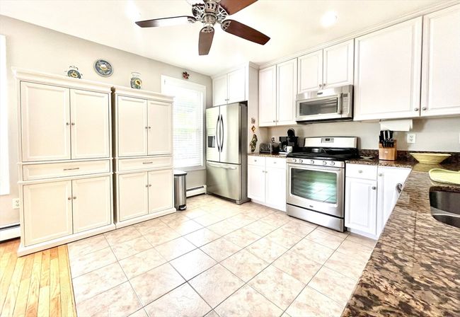 APT-3 - 19 Lafayette Rd, Condo with 3 bedrooms, 3 bathrooms and 3 parking in Ipswich MA | Image 5